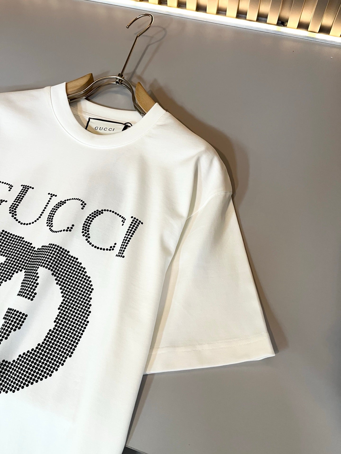 GUC*  2025ss new cotton t-shirt embossed logo