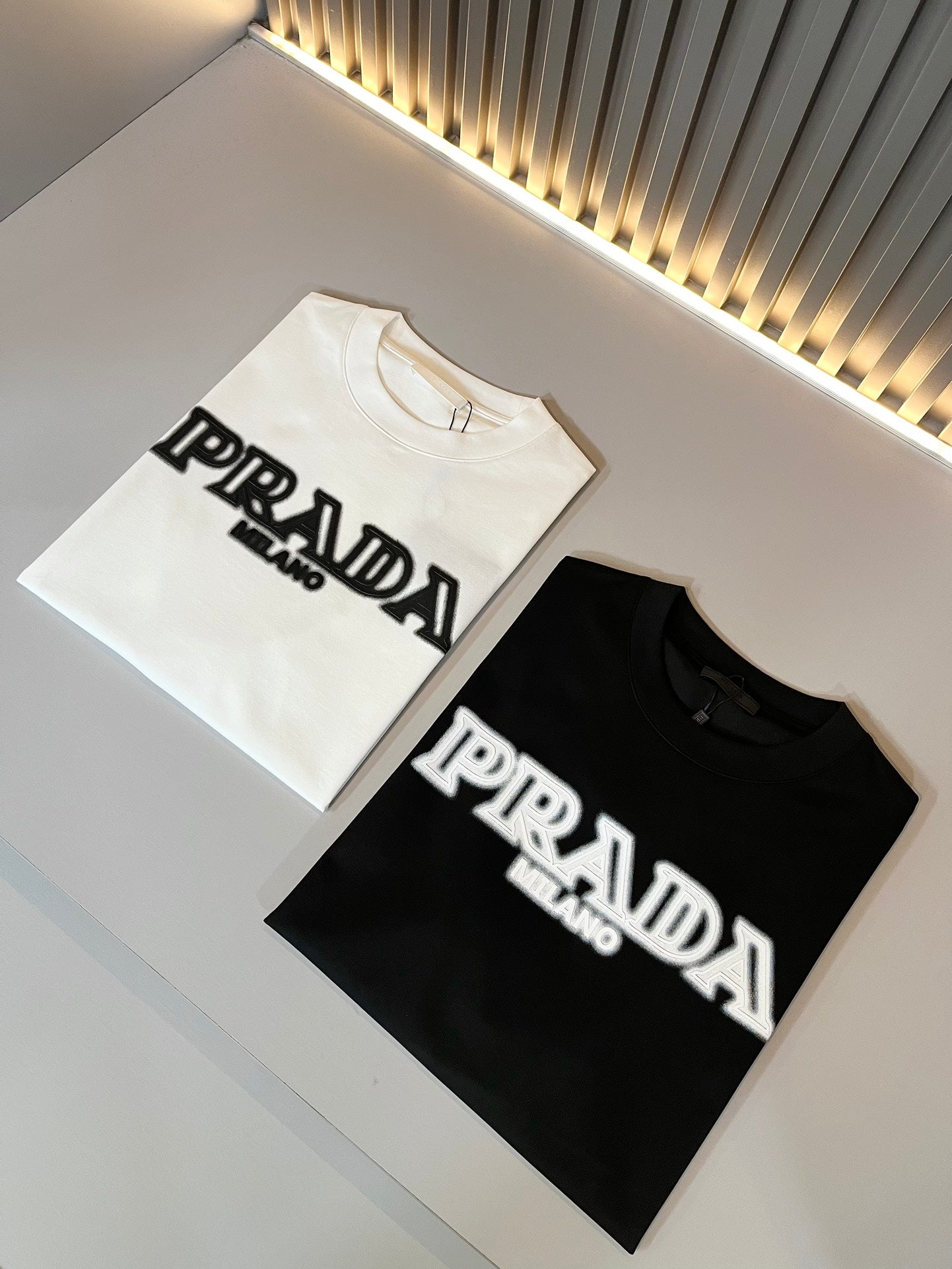 PRA* 2025ss new embossed printed pattern t-shirt