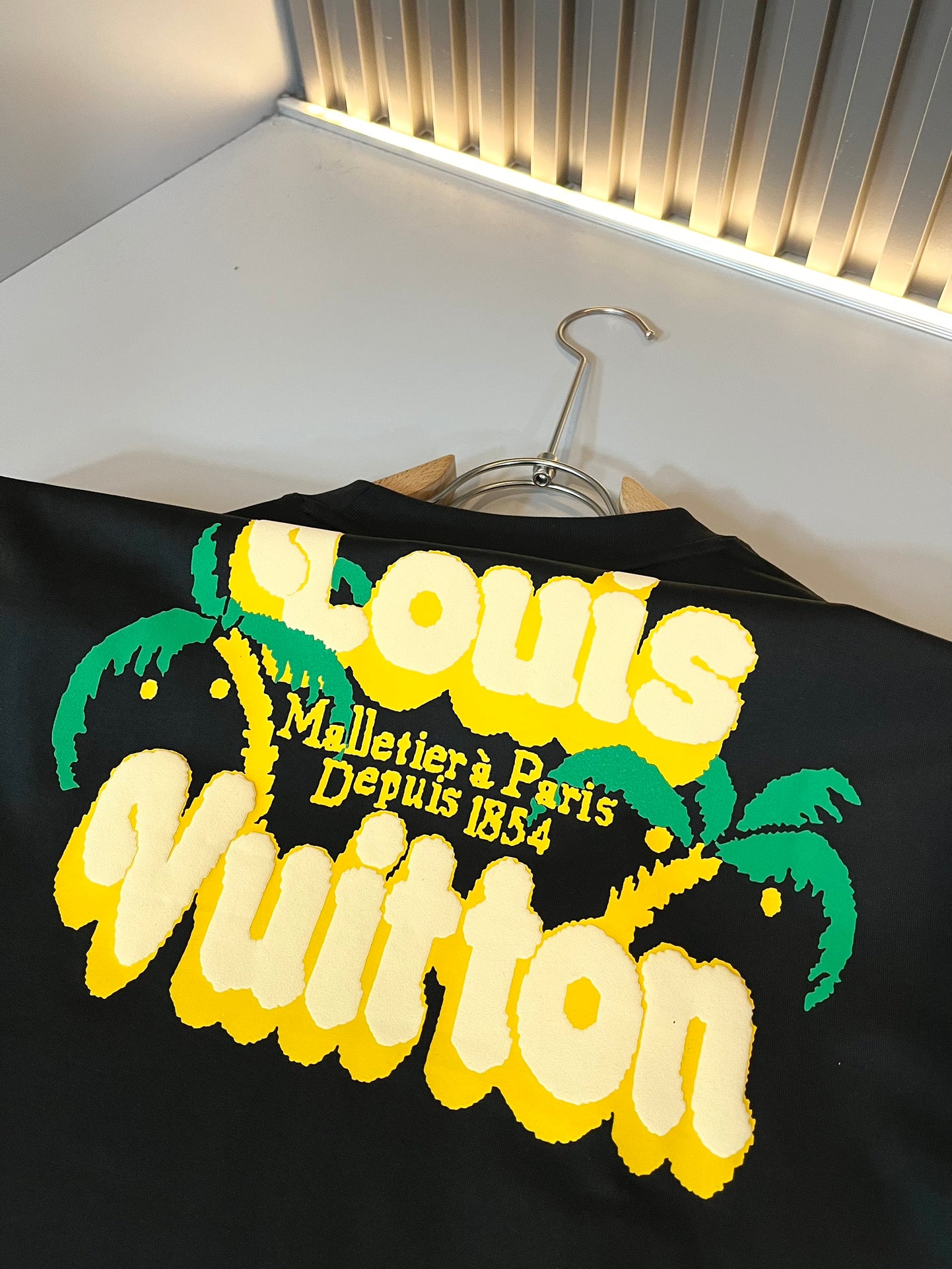 LOUI*V  new t-shirt signature logo print