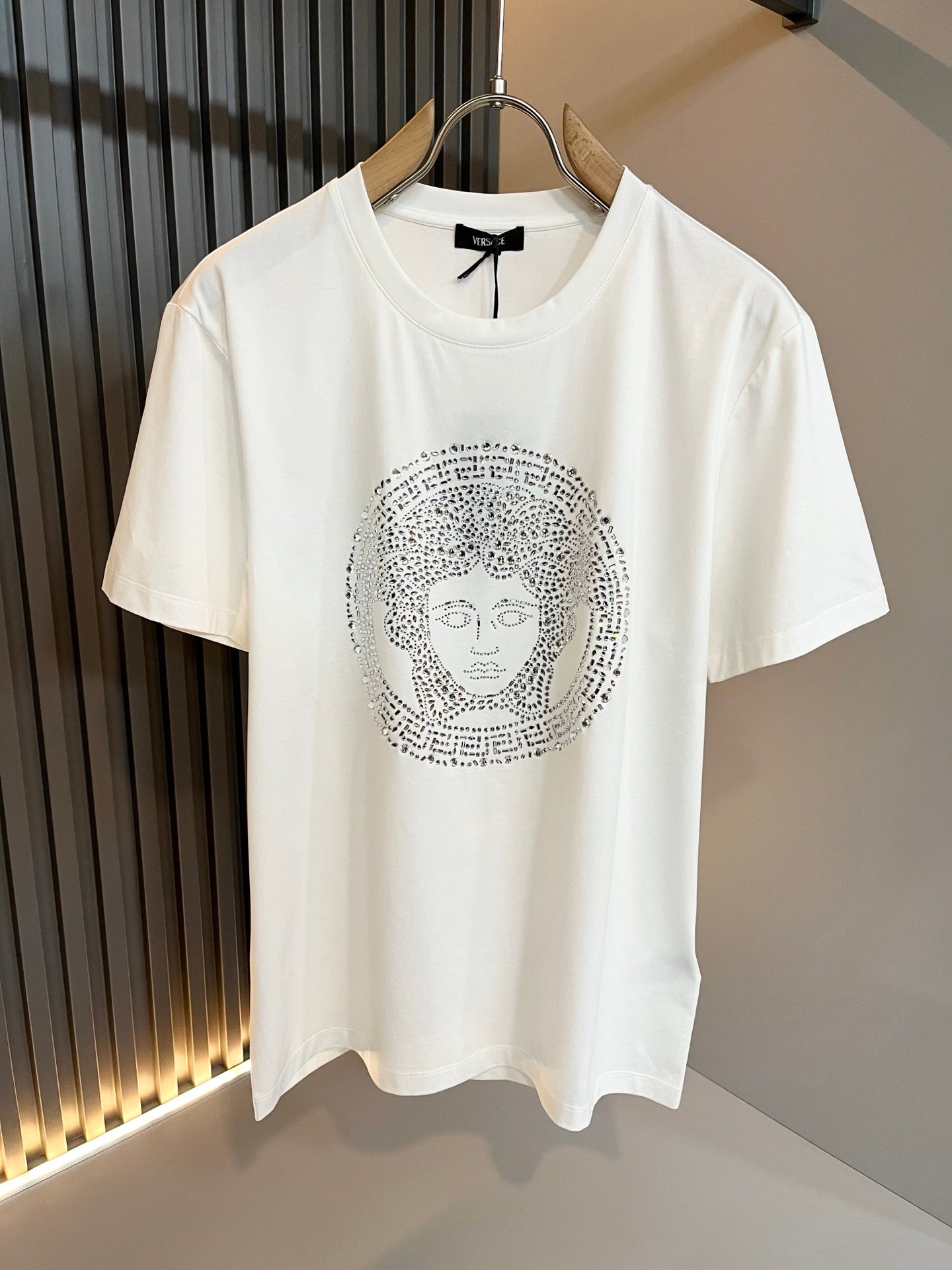 VERSA* 2025ss new t-shirt medusa logo hot-drilling