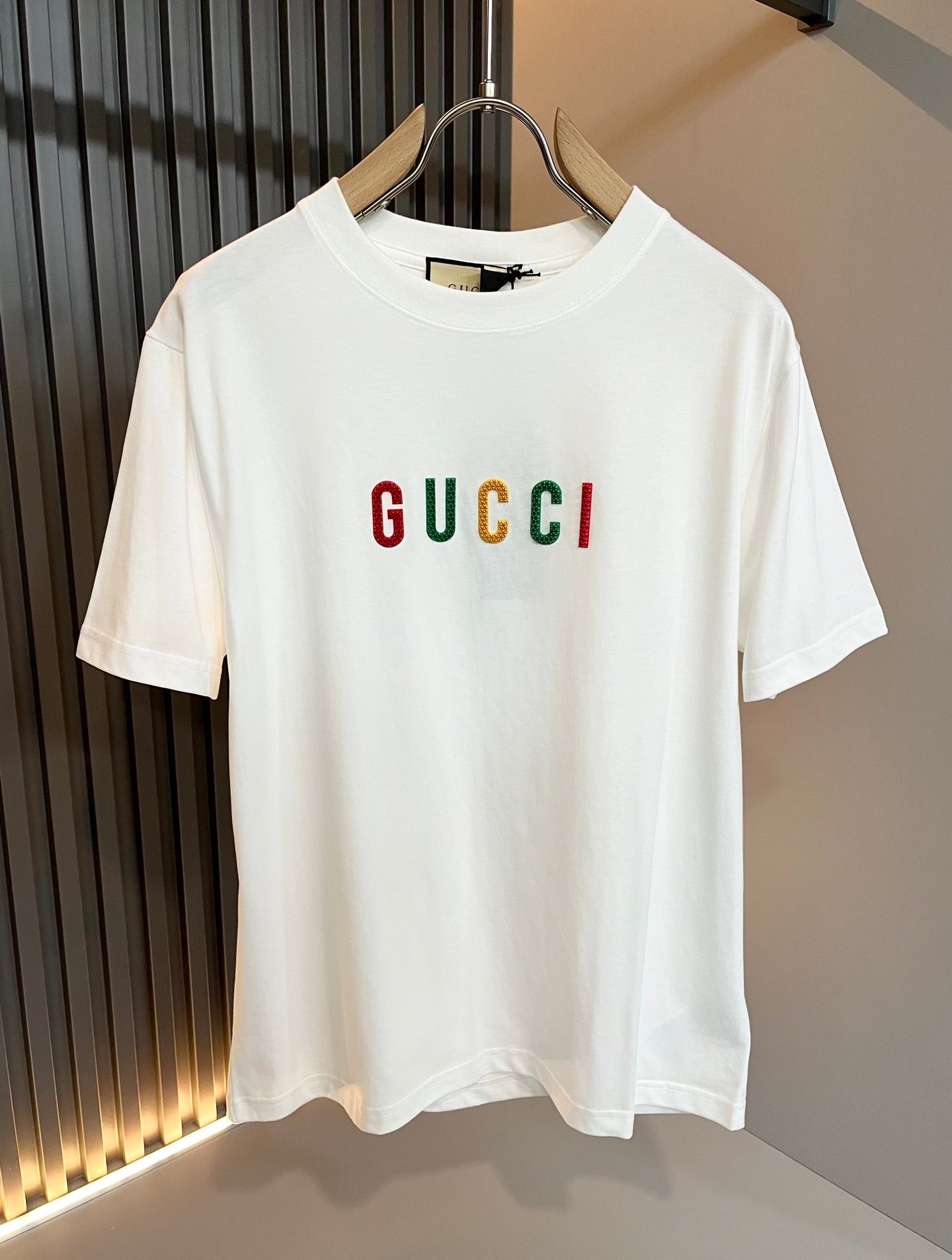 GUC*  new cotton t-shirt embossed logo