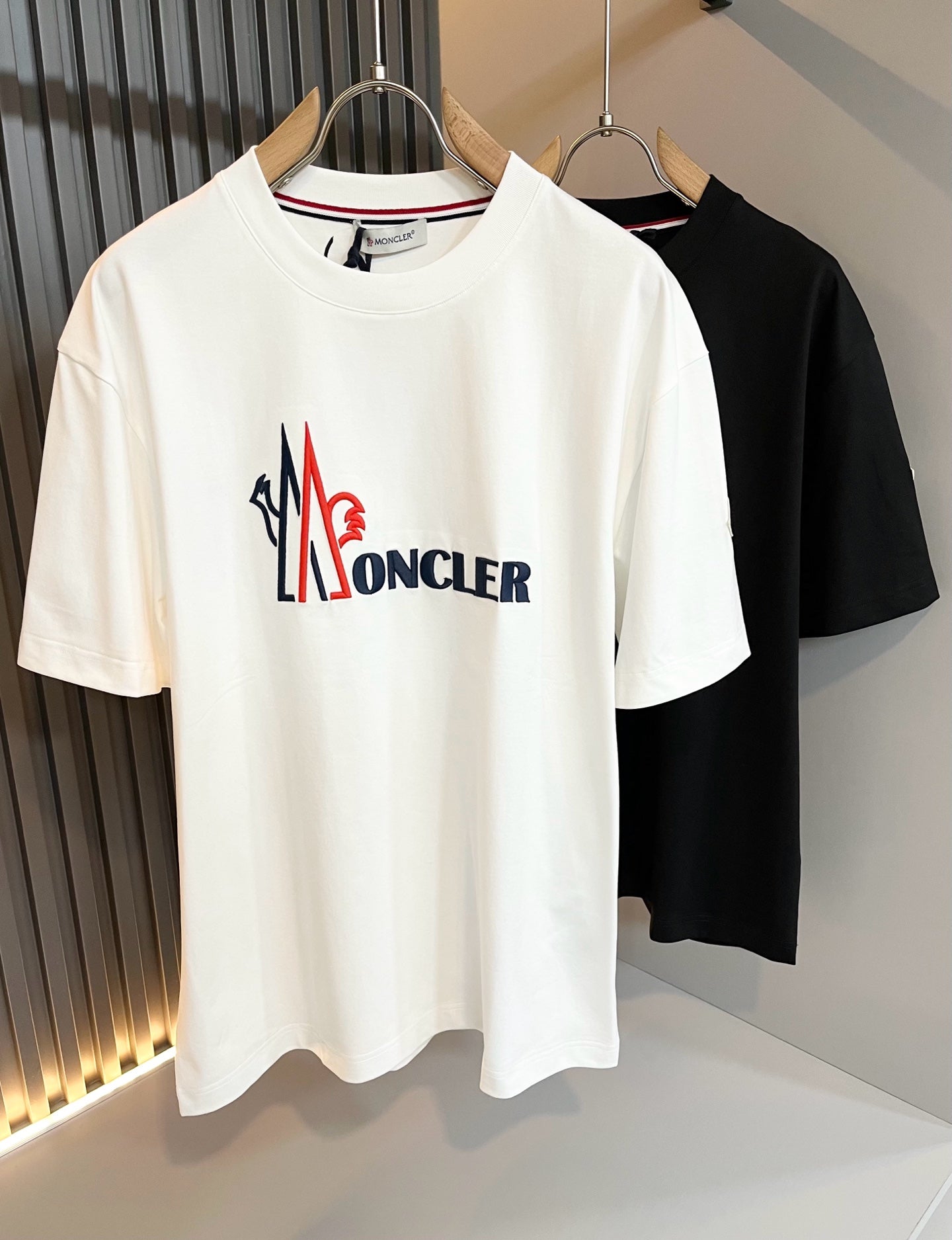 MONCL* 2025ss embroidered logo t-shirt