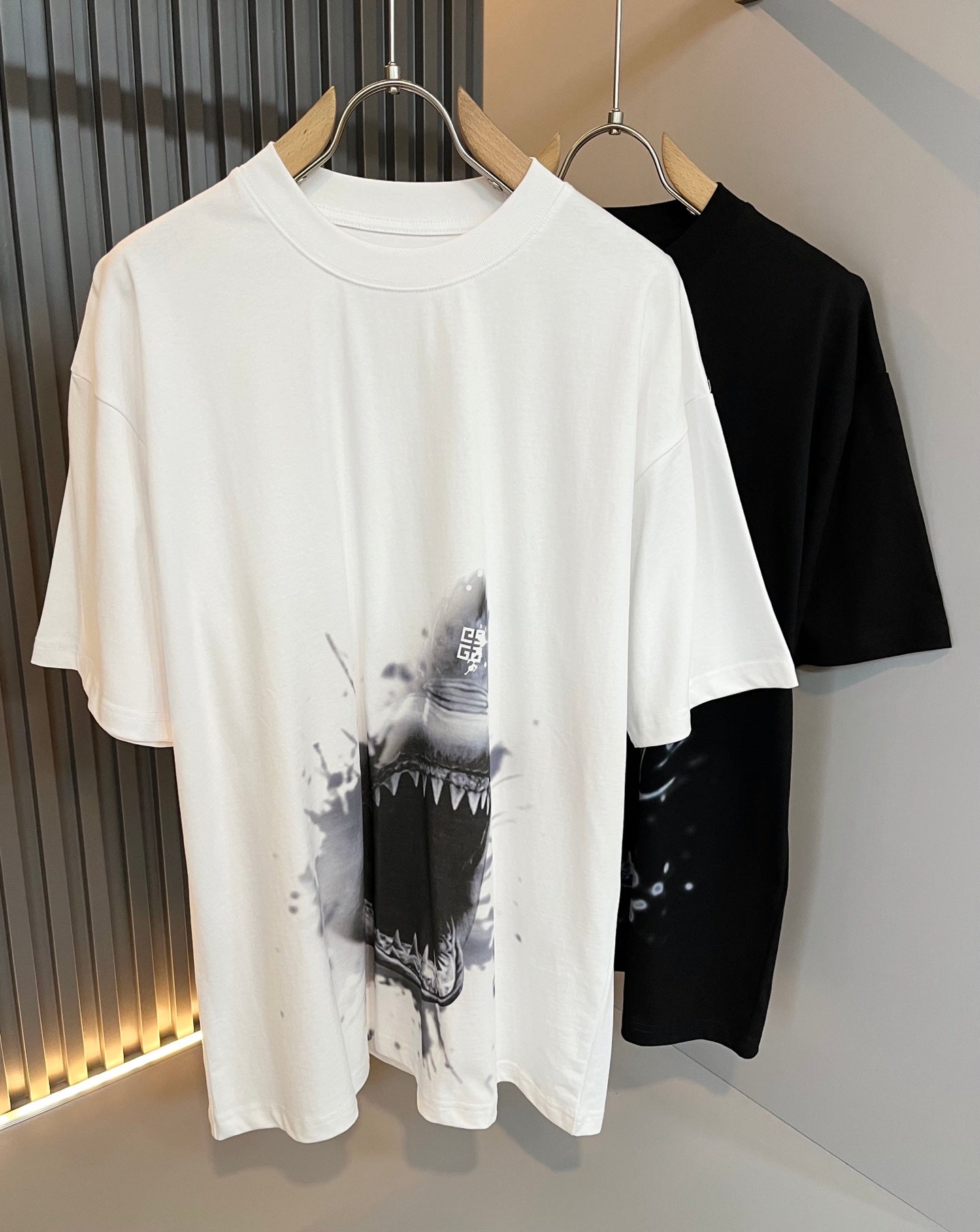 GIV* printed shark graphic t-shirt
