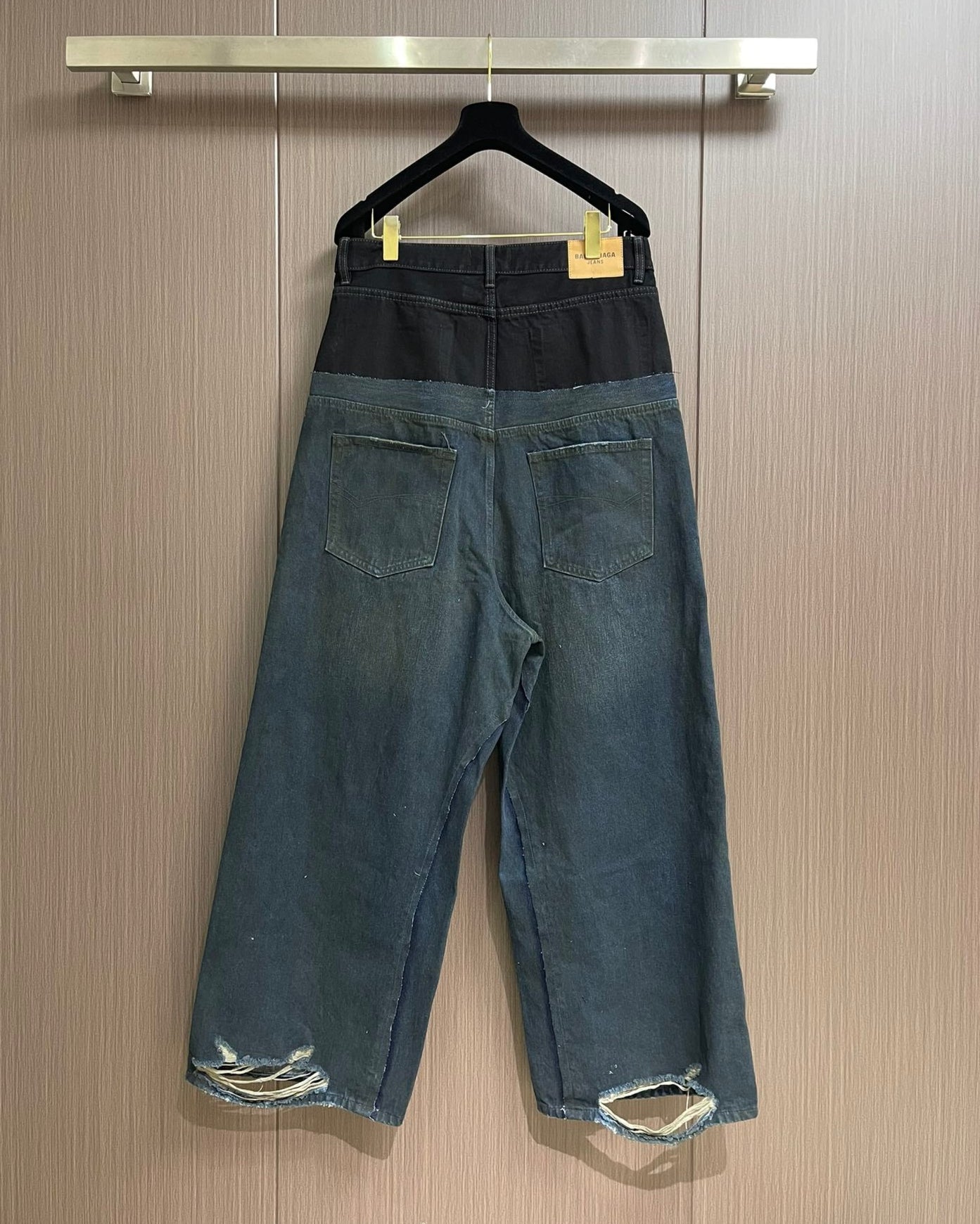 BALENC* Cut-Up Baggy Pants in black denim