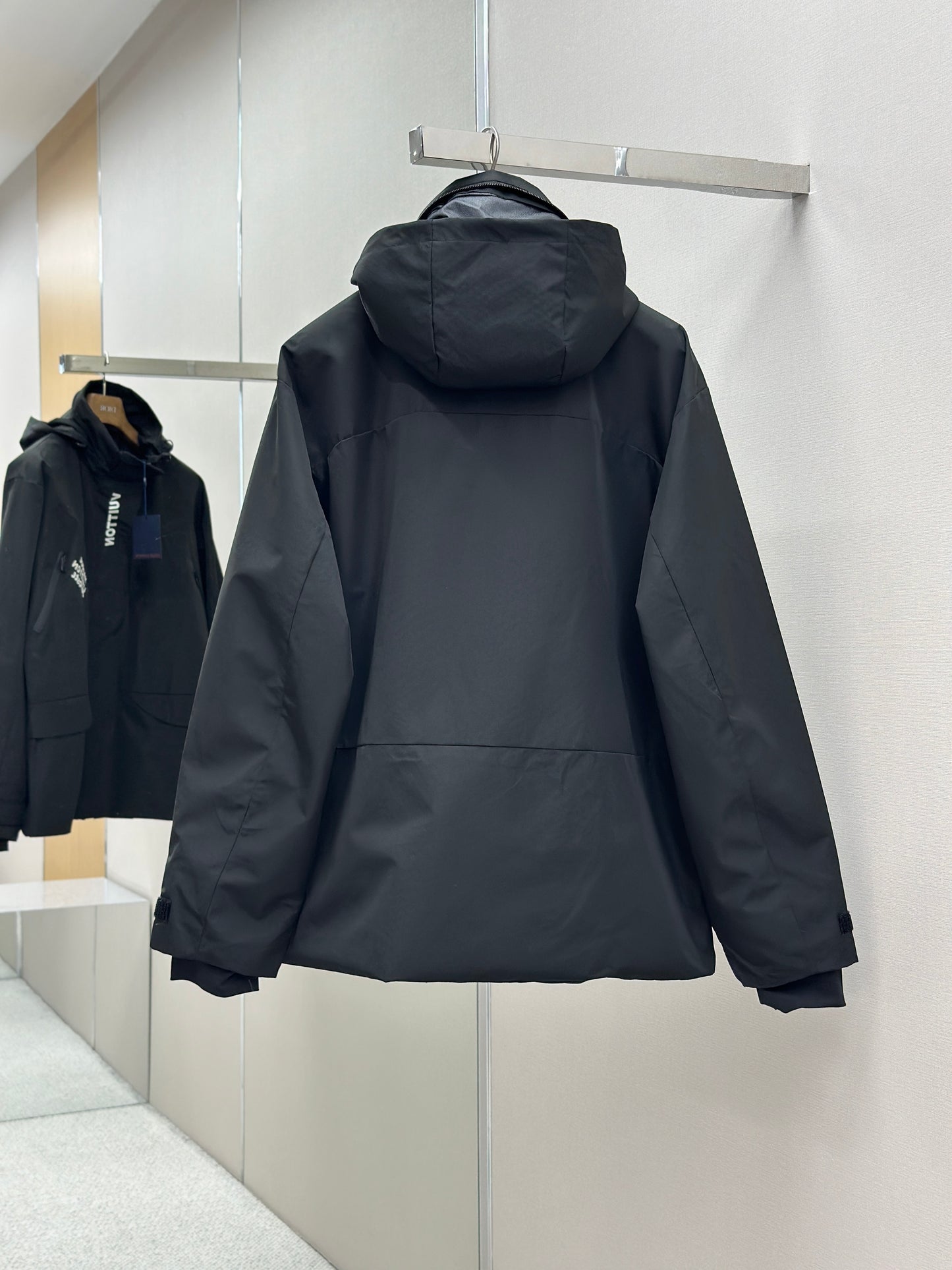 LOUI*V Technical Mid-Length Parka