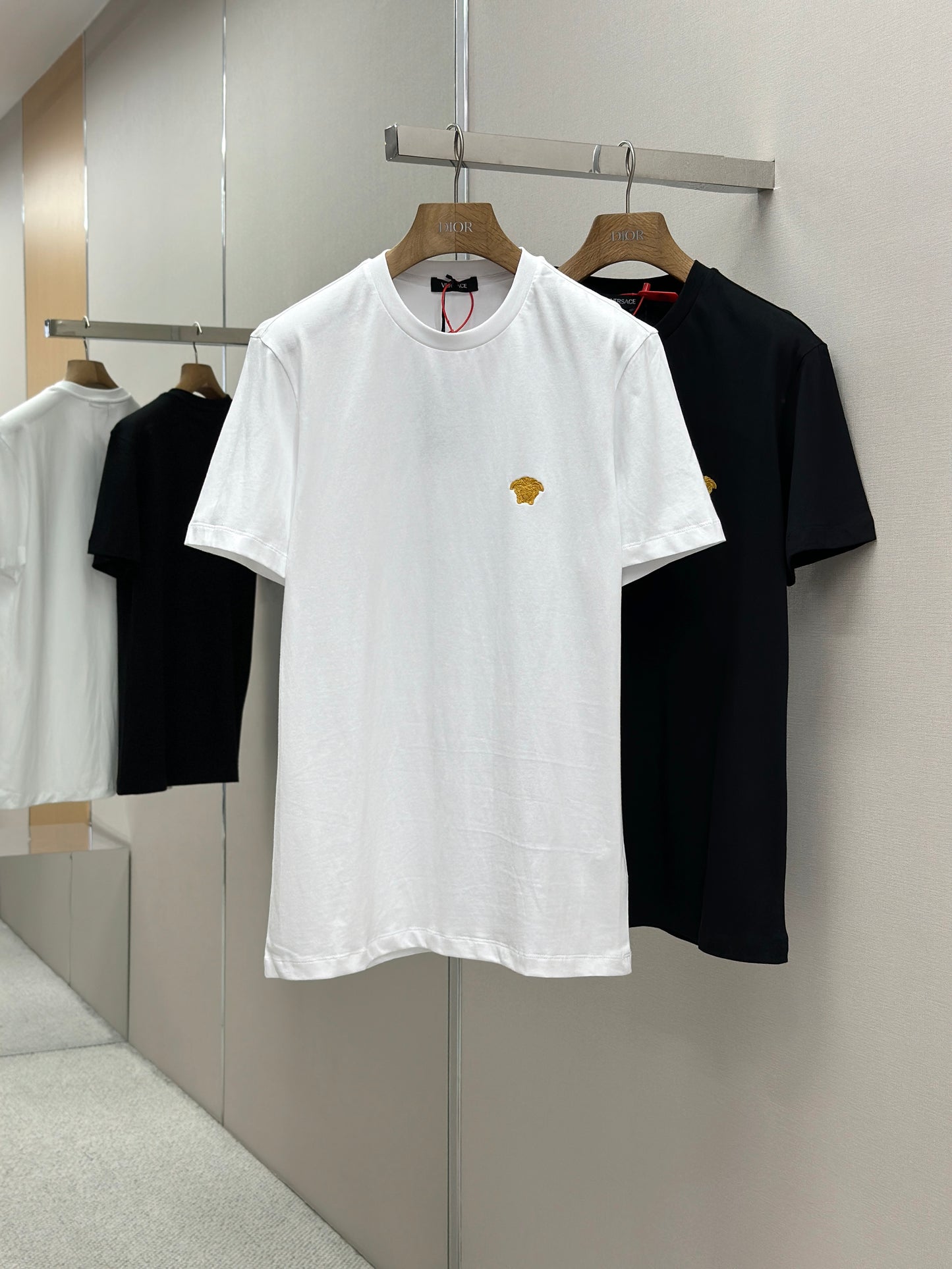 VERSA* Medusa T-Shirt