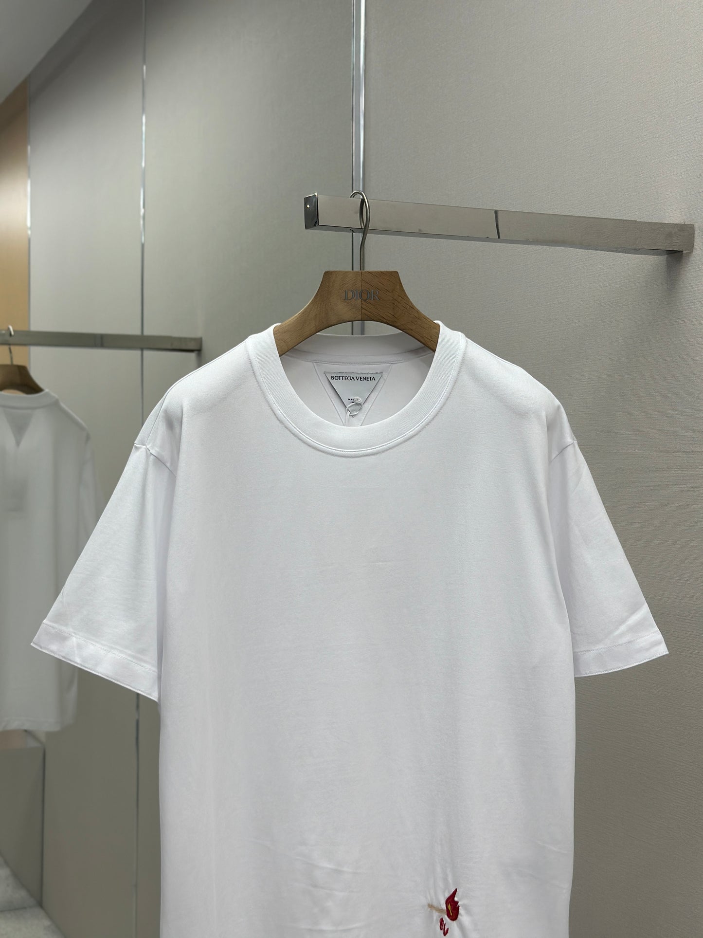 Botteg@V T-shirt in pima cotton jersey with embroidered match