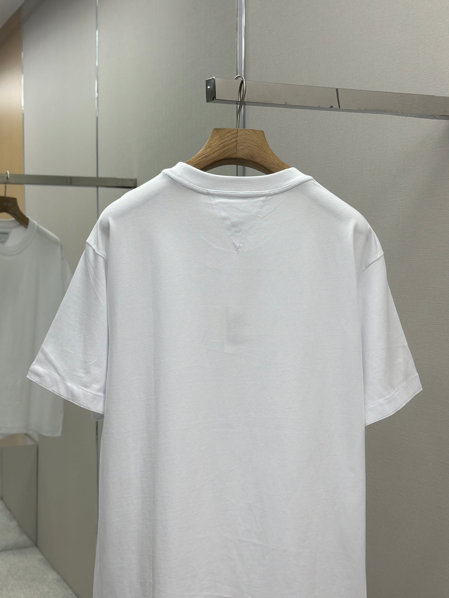 Botteg@V T-shirt in pima cotton jersey with embroidered match