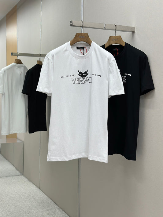 VERSA*  Logo T-Shirt