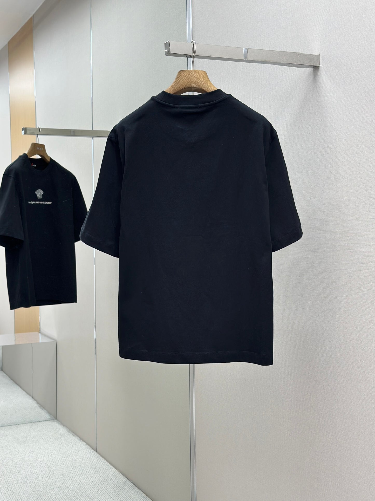 VERSA* Embroidered Medusa Milano T-Shirt