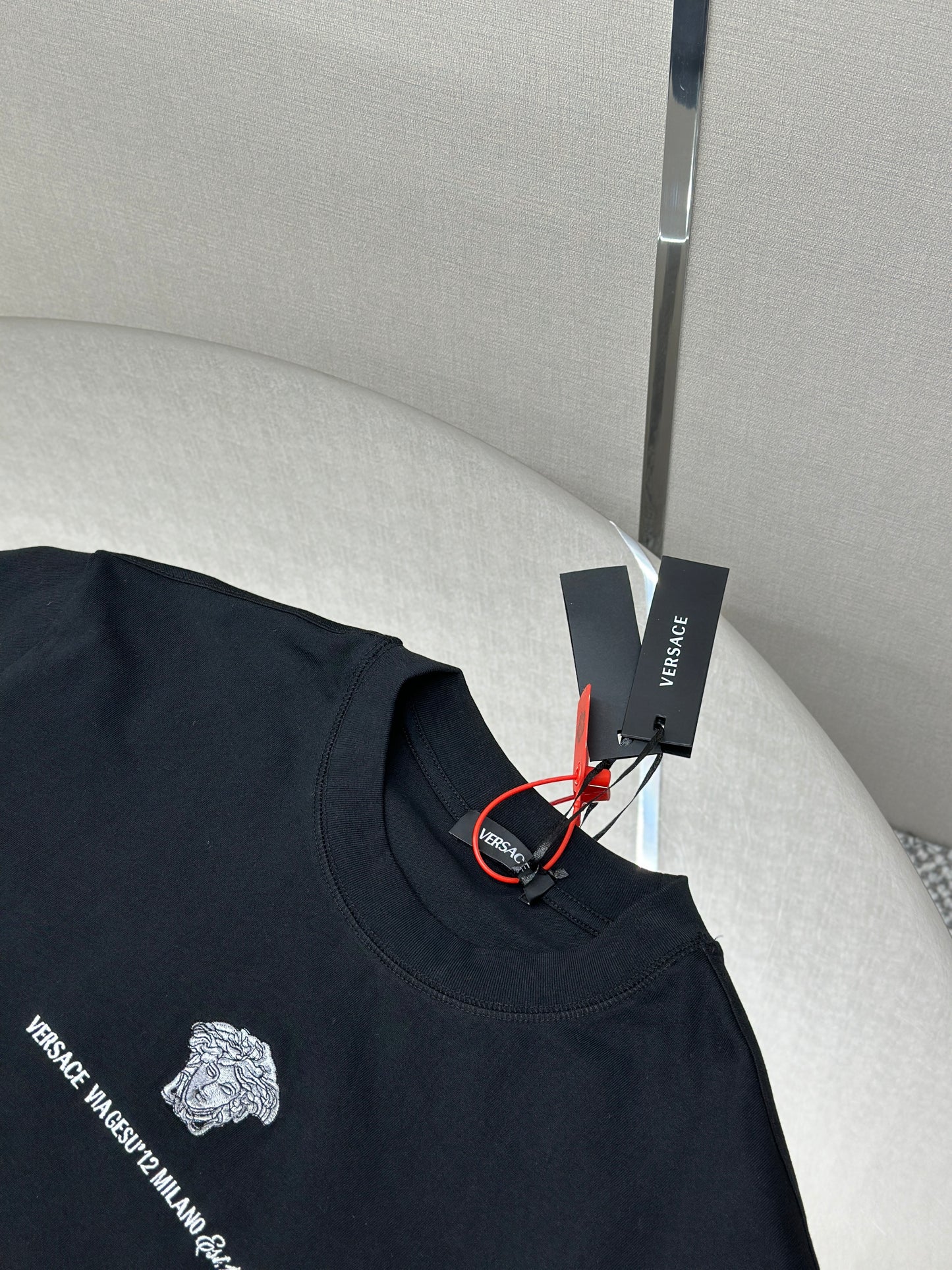VERSA* Embroidered Medusa Milano T-Shirt