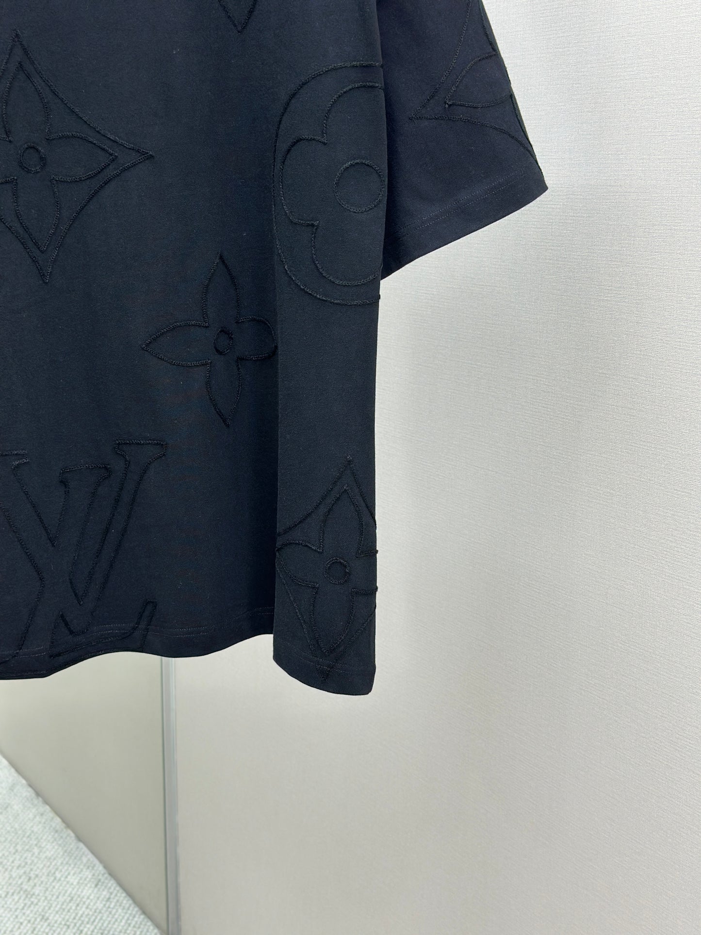 LOUI*V  Monogram Embroidered Cotton T-Shirt